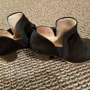 Life Stride Velocity 2.0 black booties